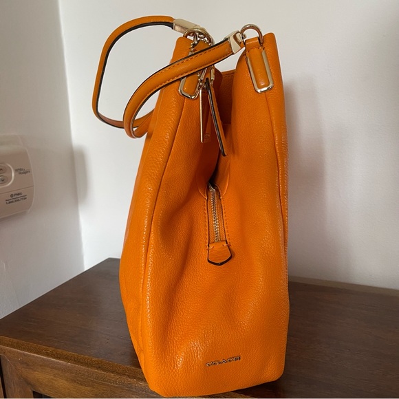 COACH Madison Small Phoebe Handbag NWOT - Picture 3 of 5